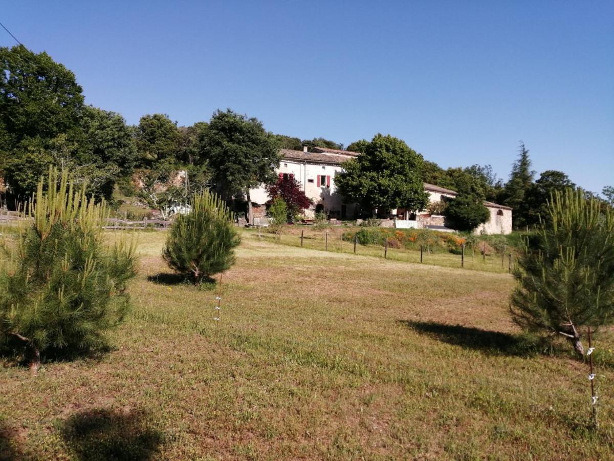 Gites La Ferme Accrochee A La Colline Lagorce  Exterior photo