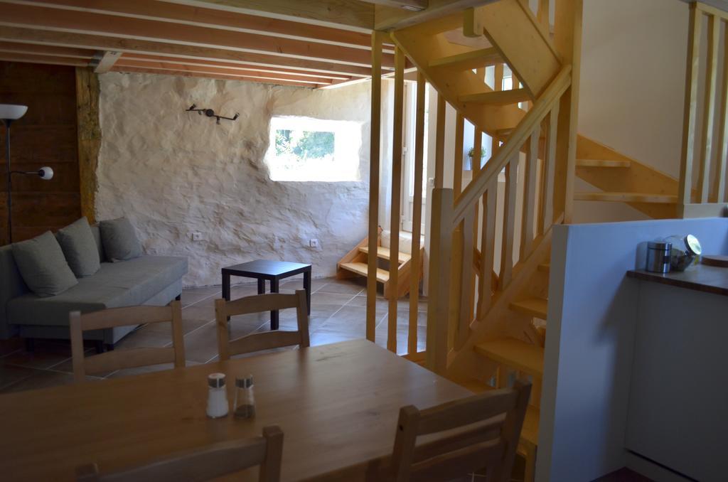 Gites La Ferme Accrochee A La Colline Lagorce  Exterior photo