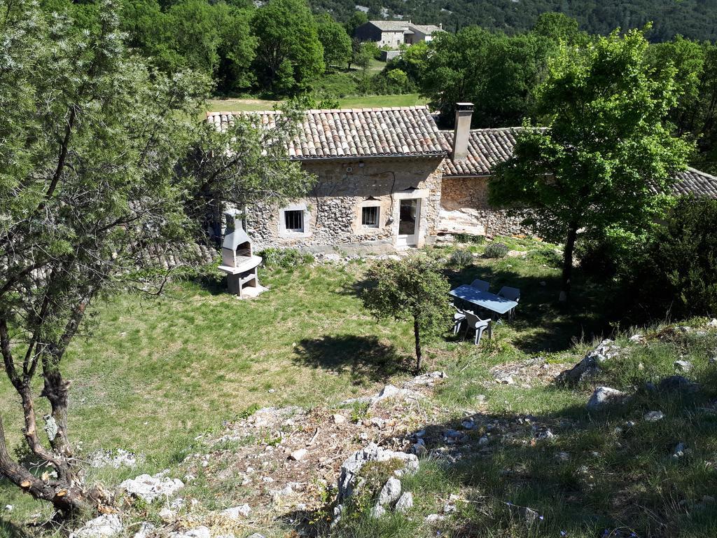 Gites La Ferme Accrochee A La Colline Lagorce  Exterior photo